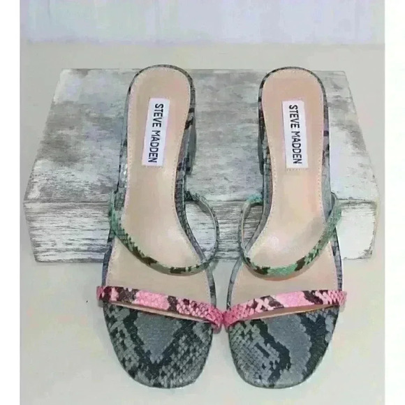 Steve Madden NWOB Faux Leather Preppy Festival Eclectic Women's Sandals Size 7 - Picture 3 of 10